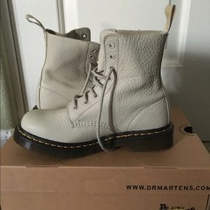 Dr. Martens Ivory Pascal